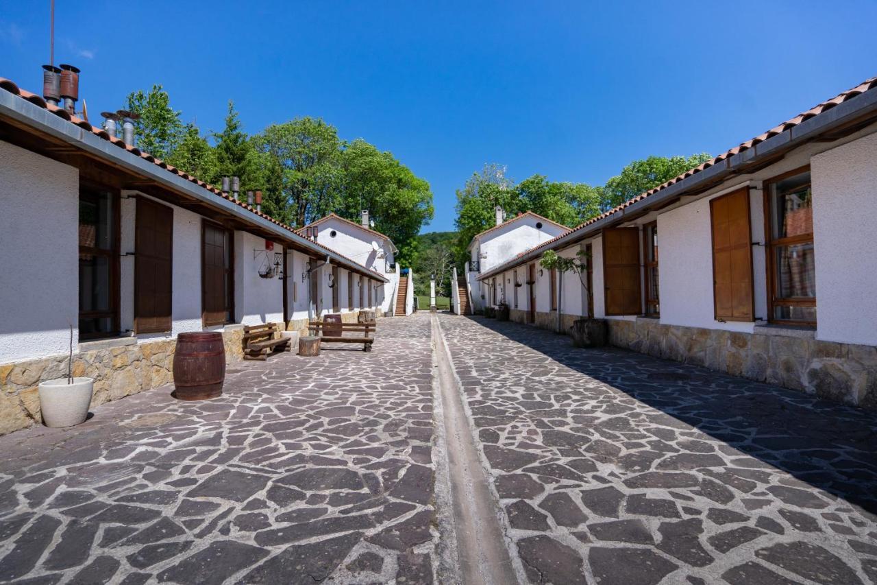 Kampaoh Sierra De Urbasa Hotel Bacáicoa Exterior foto